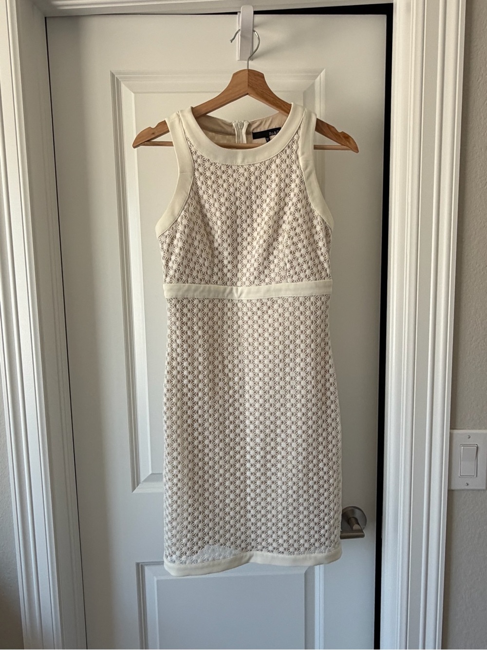 Ro & De Cream Sleeveless Lace-Overlay Midi Dress